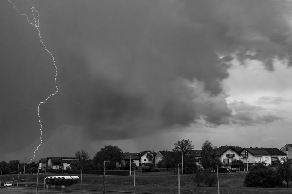 Aplicativo para Monitorar Tornados em Tempo Real e Alertas